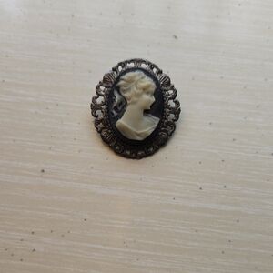 Vintage Cameo Brooch